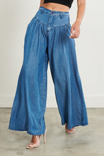 Load image into Gallery viewer, These cute cozy high waisted chambray, wide leg jean pants with a light wash that's perfect for everyday casual looks. Cut from a soft denim jean blend, featuring a front top stitch yoke design, and two front pockets. lightweight high rise slant front pockets. These jeans are stylish enough to wear anywhere.