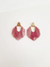 Load image into Gallery viewer, Redefine your look covering with a touch of sparkle. We are loving the detailing in these earrings! Featuring a geometric shape, marble detailing, and post-back closures, they're a must-have!