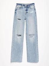 Load image into Gallery viewer, Karia Distressed Straight Leg Jeans with Pockets
