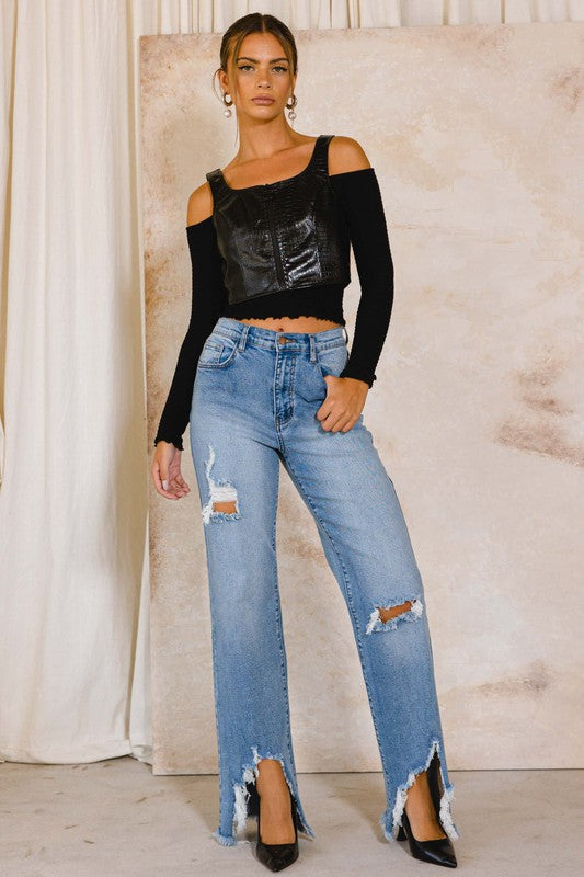 With a high waist and a light wash, these Something New High Rise Distressed Hem Wide Leg Jeans are ideal for dressing up or down. The subtle distressing at the raw hem makes them perfect for taking your style from day to night, while the flared cuffs give a bold look that you won't want to take off.