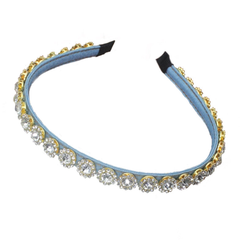 The Flower crystal denim headband is beautiful and elegant. Wear your favorite jeans and crop top. It always looks perfect. Is extremely comfortable and this headband makes a glamorous statement piece.