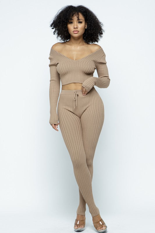 This Just Chill Set is every wardrobe essential. Featuring a nude rib kitted fabric with a V neckline top with long sleeves, high rise pants with soft elasticized waistband, lightweight material. Style with a high heel or boots and handbag for a weekend look you'll love! 