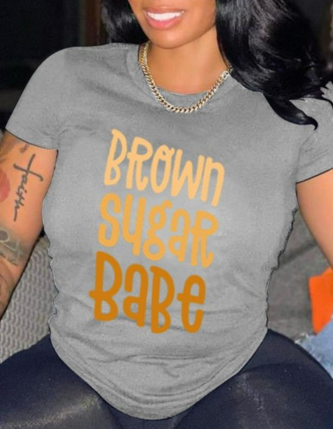 Now this is something you won't wanna miss out on babe! This top adds the perfect touch to any outfit you want to make not-so-simple. Featuring a crew neck, short sleeves, and soft fabric. Style with a pair of leggings and heels for a complete look.